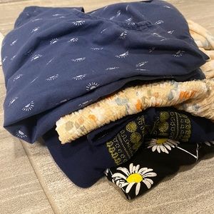 ❌LAST CHANCE❌ Casual summer shirt bundle lot! Small/ medium!